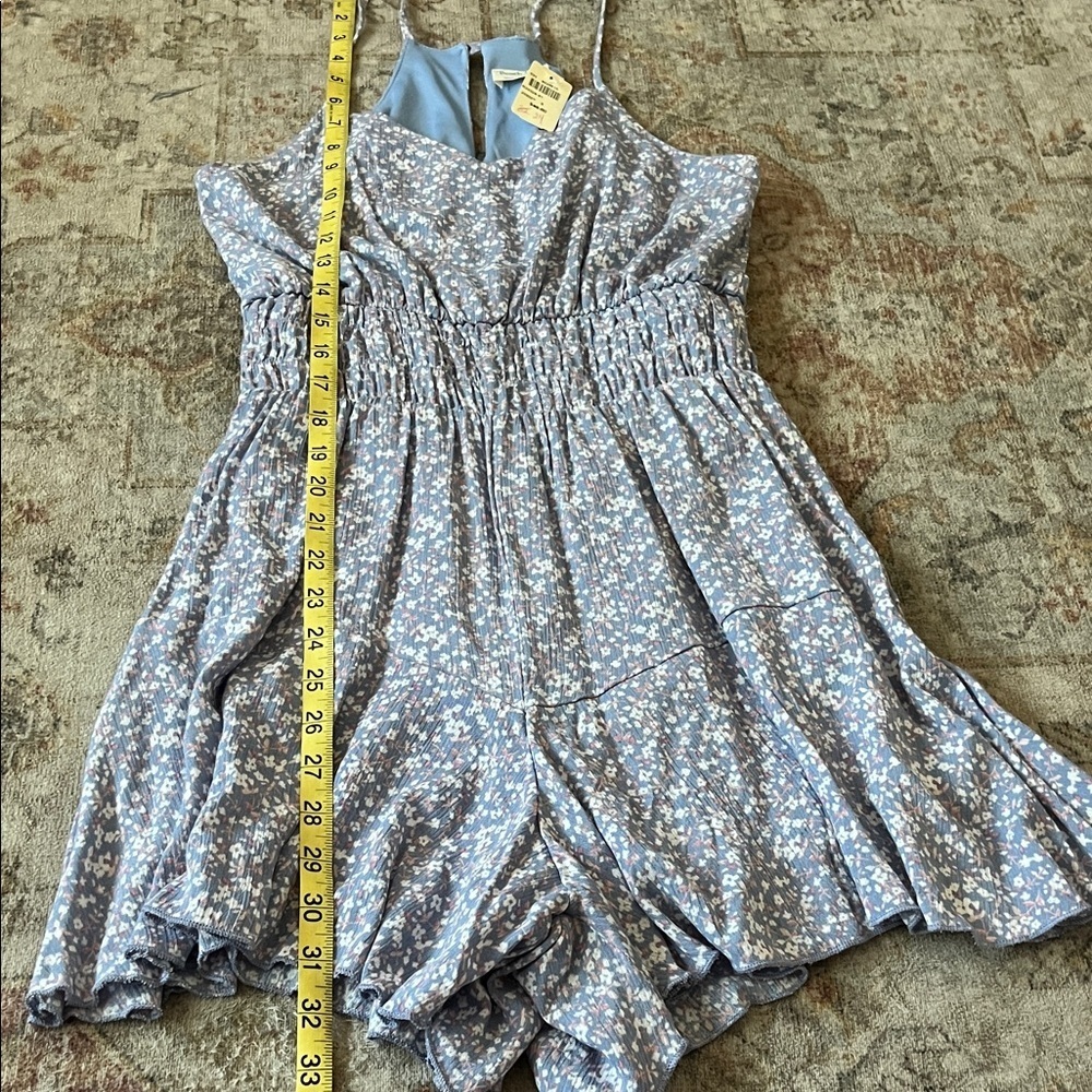 Peach Love California Blue Floral Romper NWT Small - Picture 9 of 15